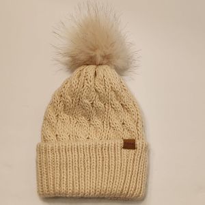 3️⃣💲2️⃣0️⃣ Girls ivory thick knit pompom winter beanie hat 2-4T